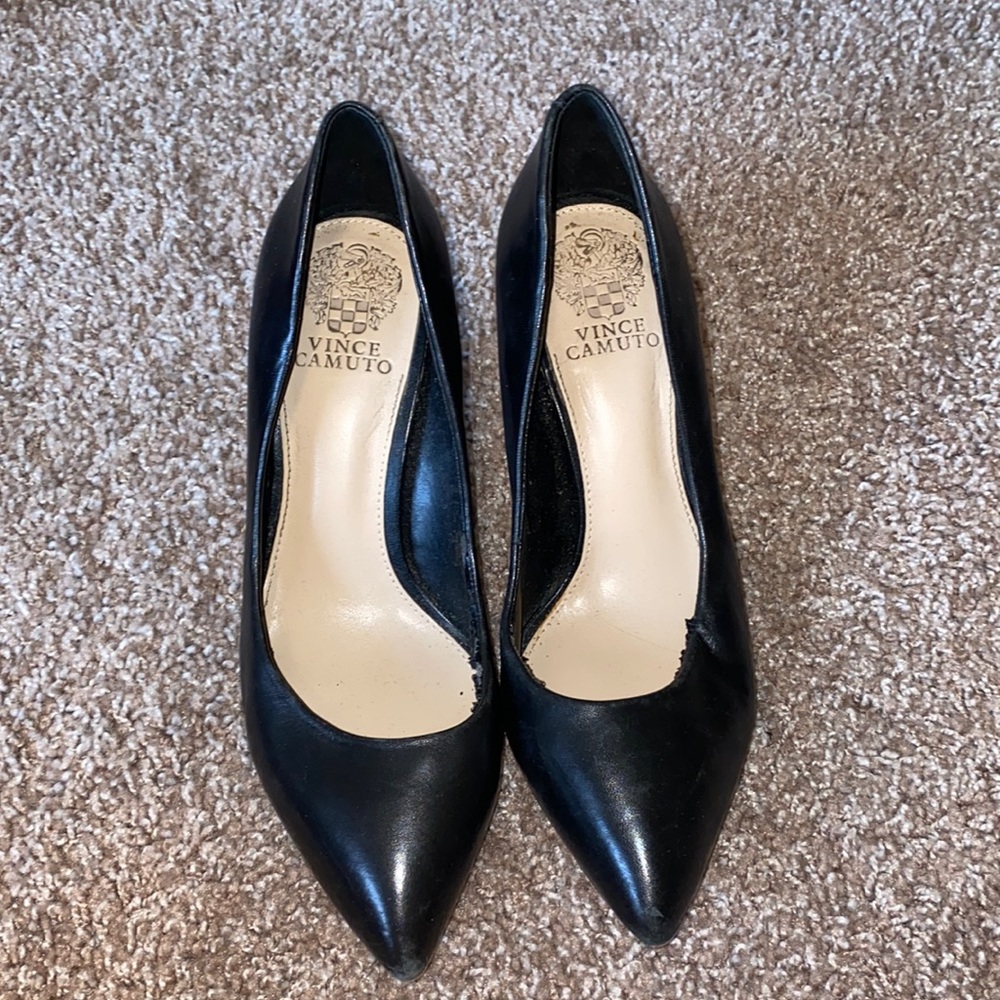 Classic black pumps Vince Camuto